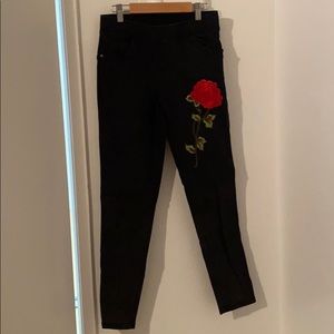 Jean Leggings w/ Pockets and Embroidered Rose